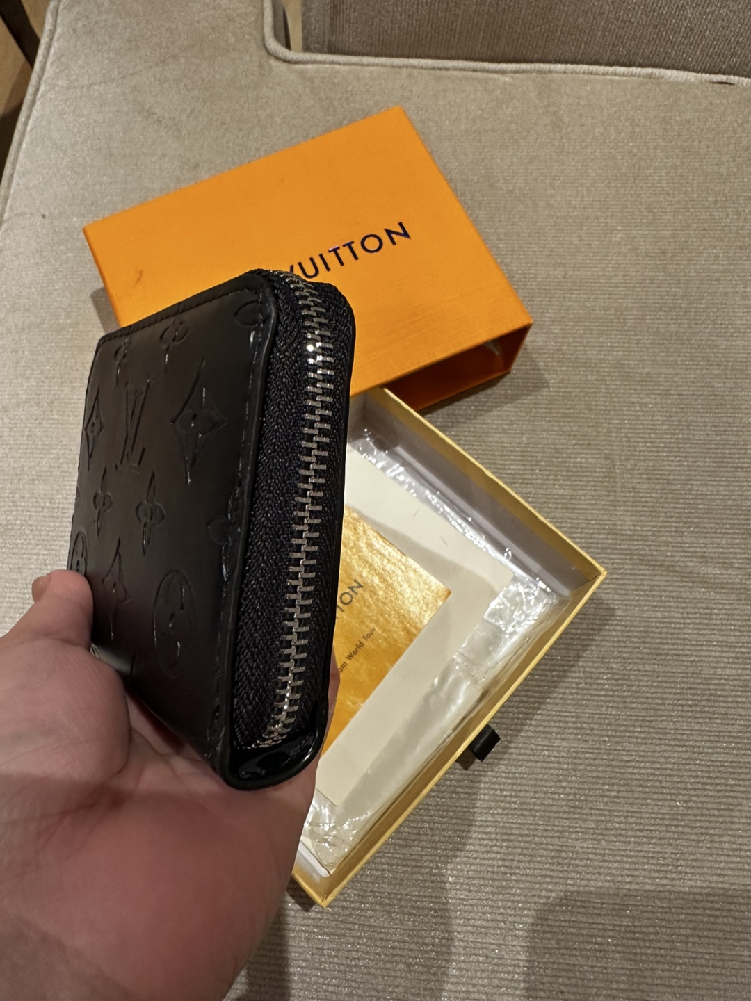 Short zipper black wallet - photo 2