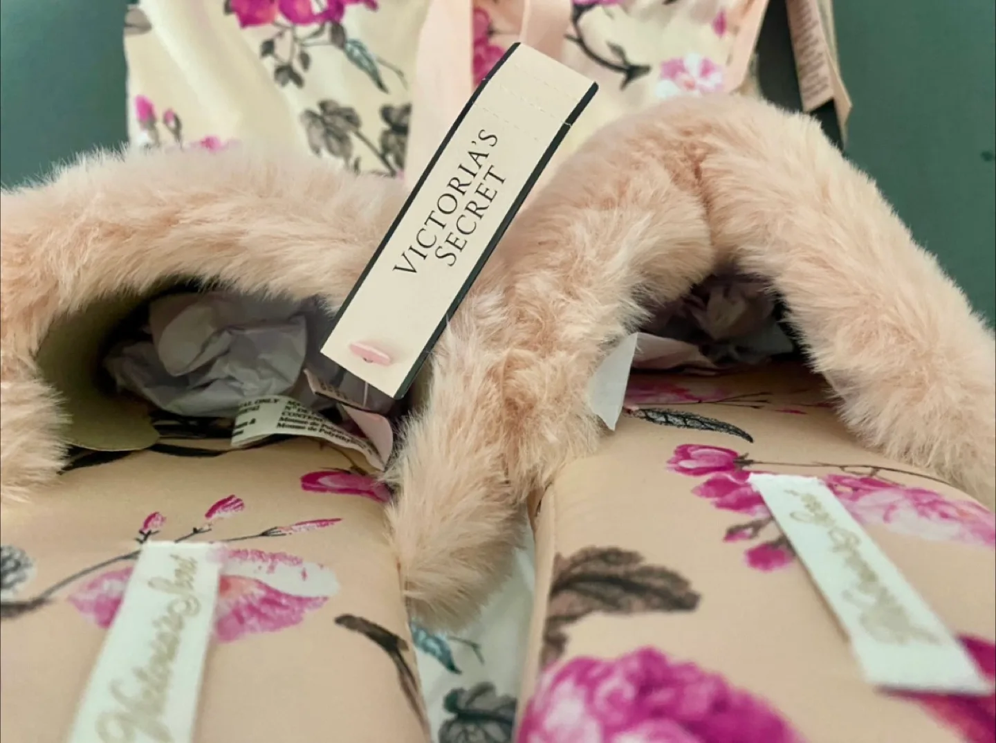 Victoria’s Secret Floral Faux Fur Slipper Set with Dust Bag image indicator(6)