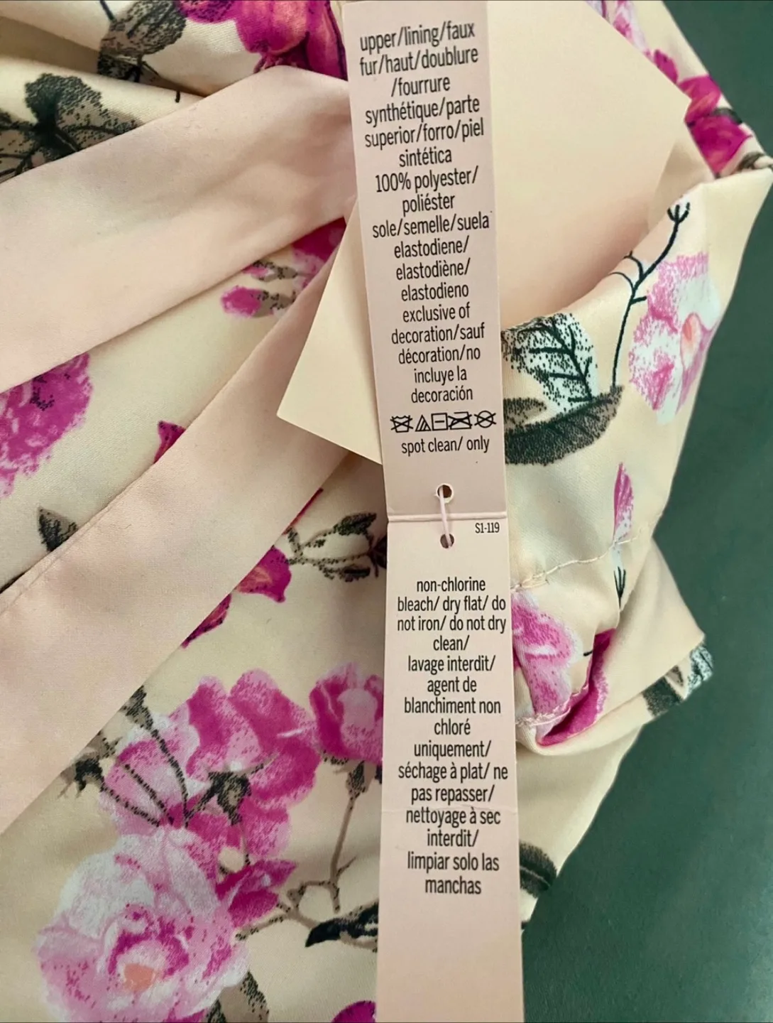 Victoria’s Secret Floral Faux Fur Slipper Set with Dust Bag image indicator(5)