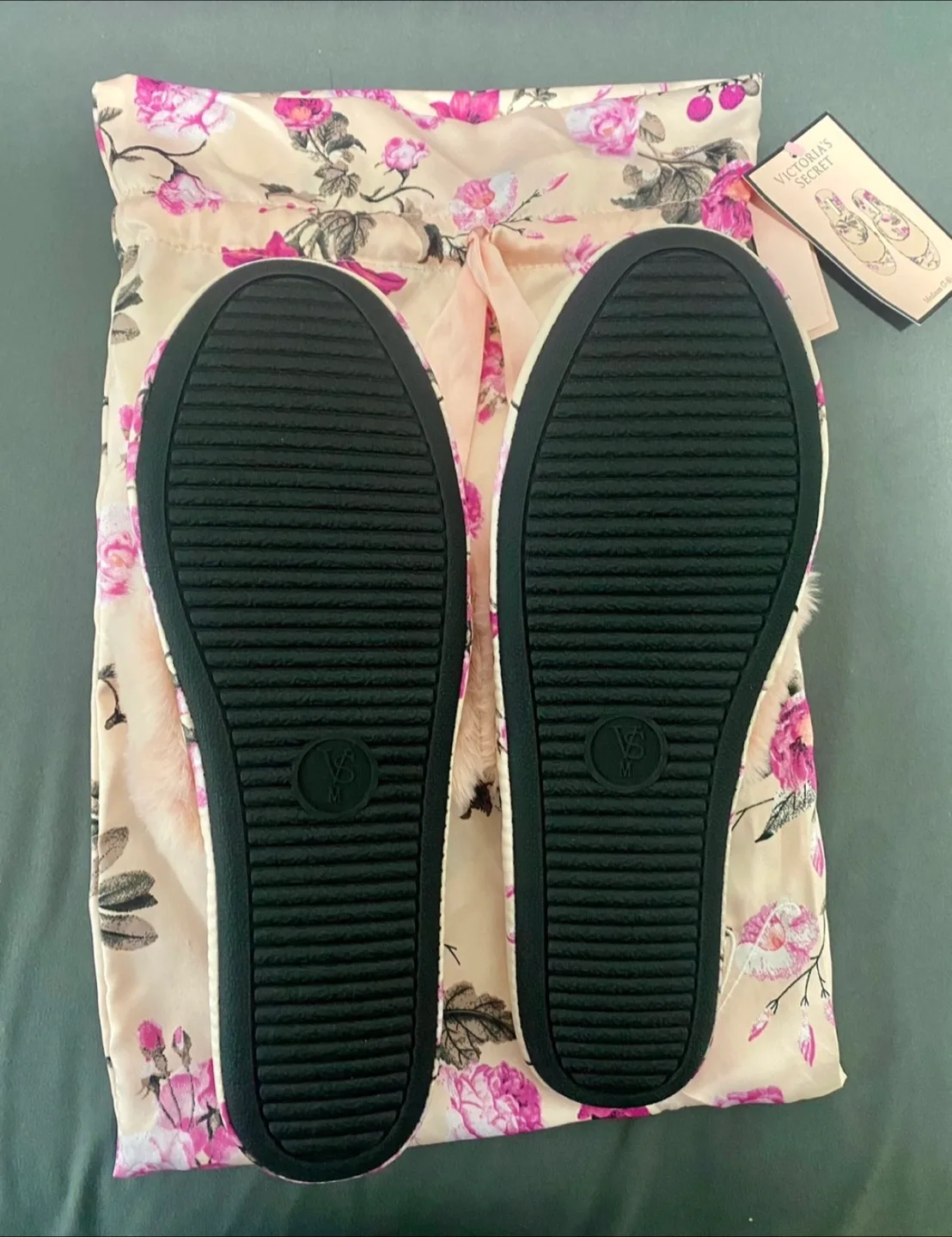 Victoria’s Secret Floral Faux Fur Slipper Set with Dust Bag image indicator(3)