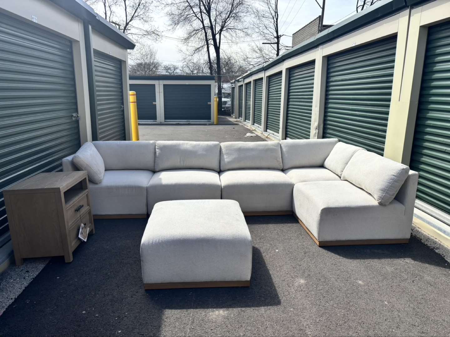 Henredon Murphy Fabric Modular Sectional with Ottoman - photo 2