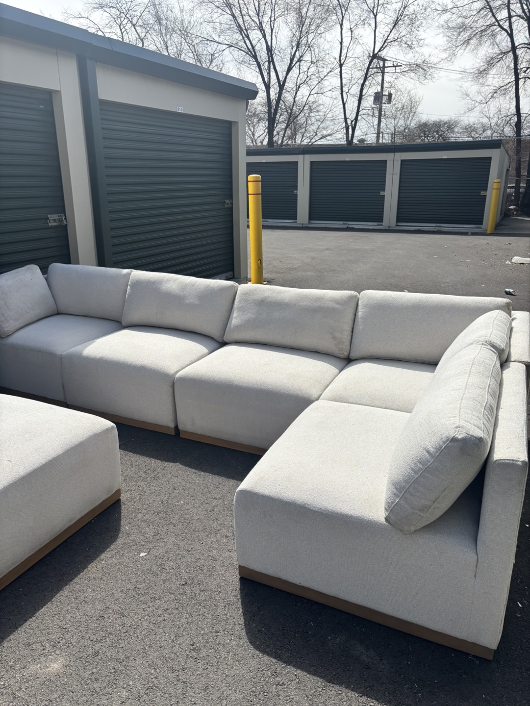 Henredon Murphy Fabric Modular Sectional with Ottoman - photo 3