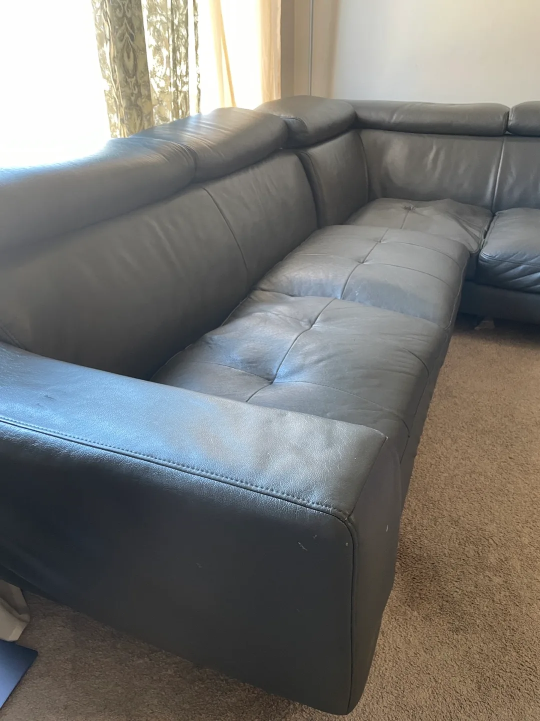 Black Leather Sectional Sofa image indicator(4)
