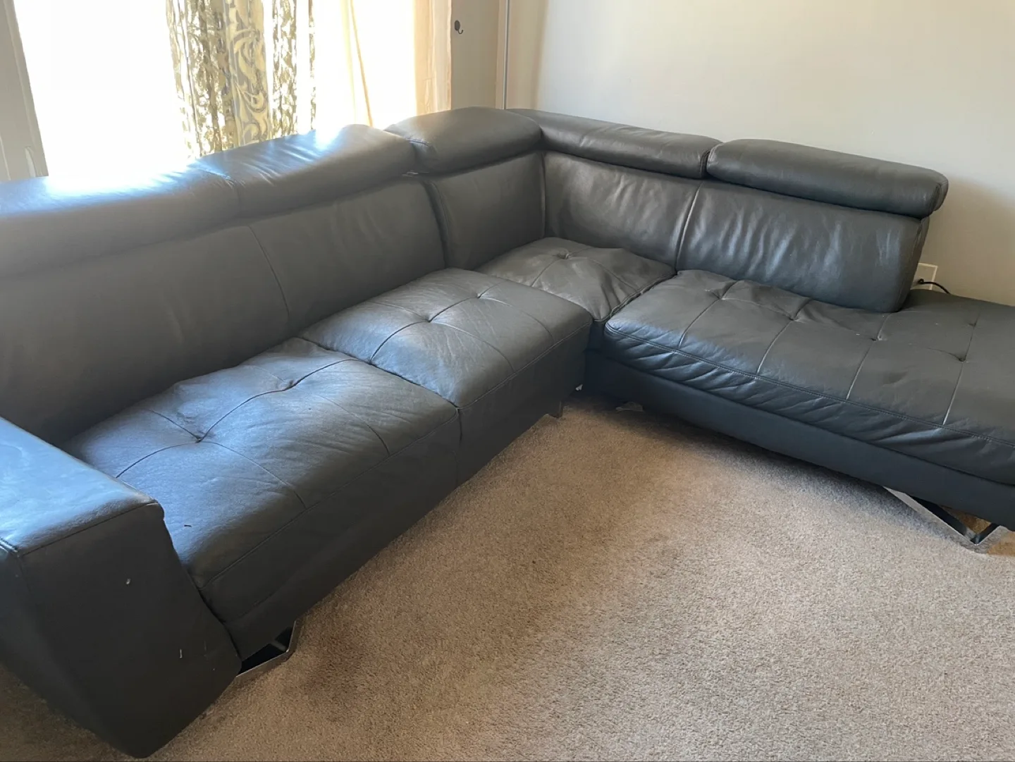 Black Leather Sectional Sofa image indicator(2)