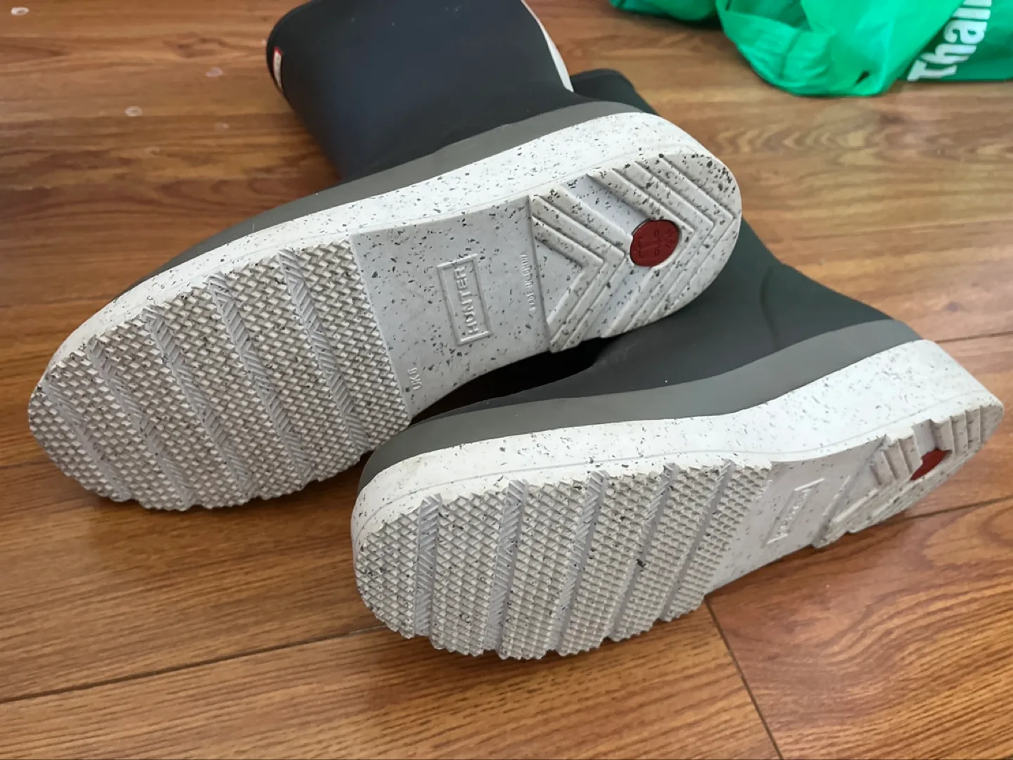 Hunter boots with a slight wedge image indicator(4)