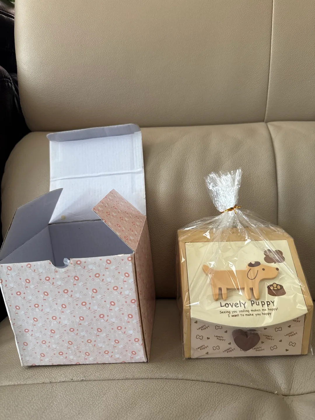 Brand New Wooden Dog Storage with Mirror 💚 image indicator(2)