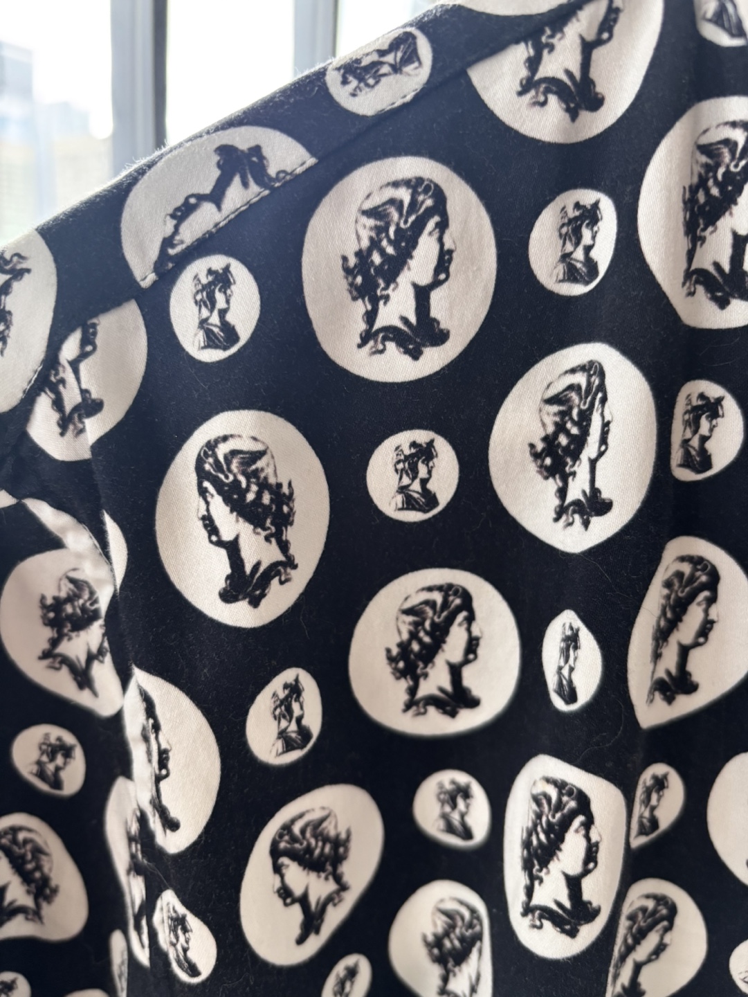 Jojo.l.pin Button-Up Shirt - photo 3
