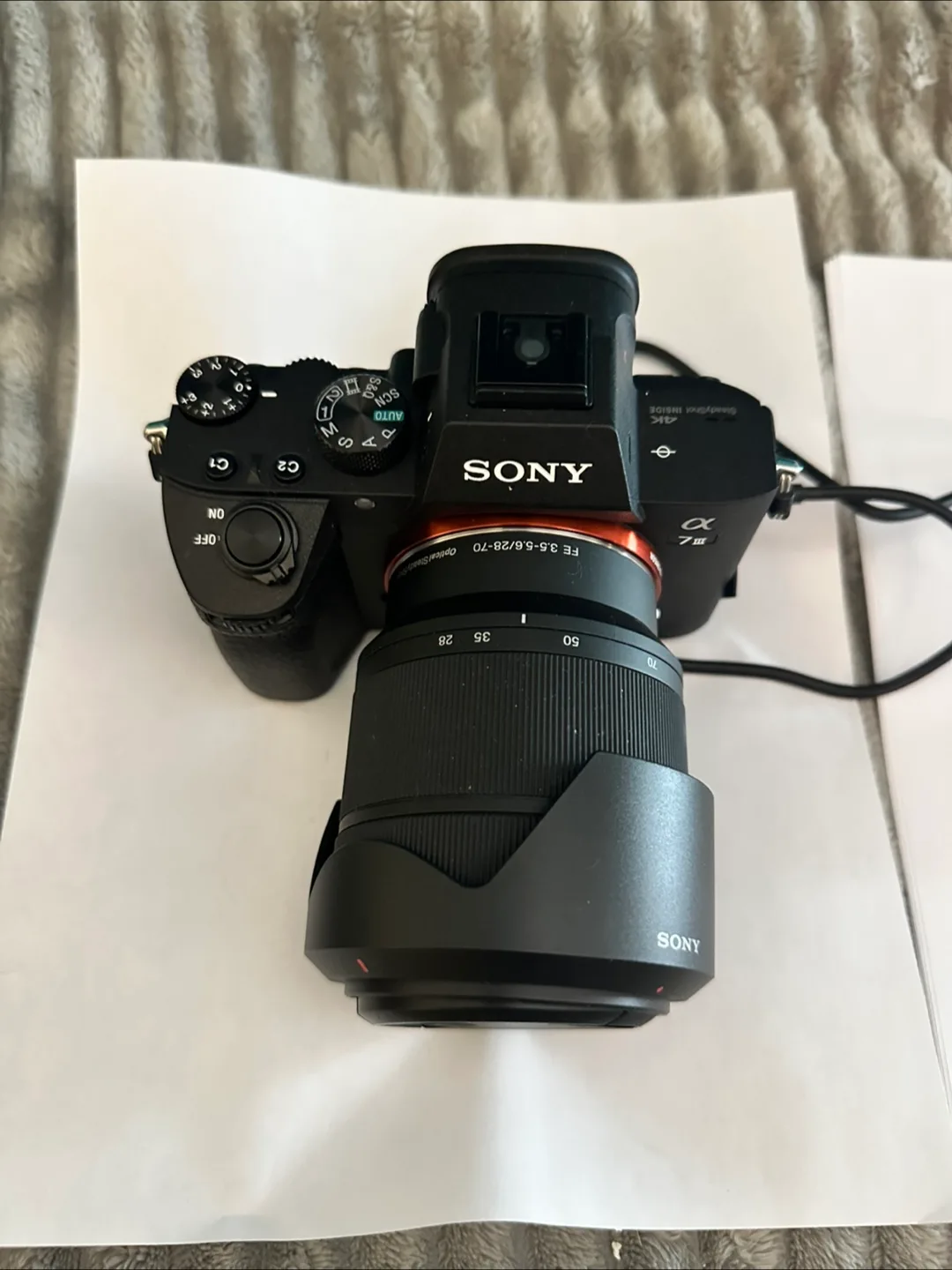 Sony Alpha 7 III Mirrorless Camera with FE 35-6.28-70mm Lens image indicator(5)