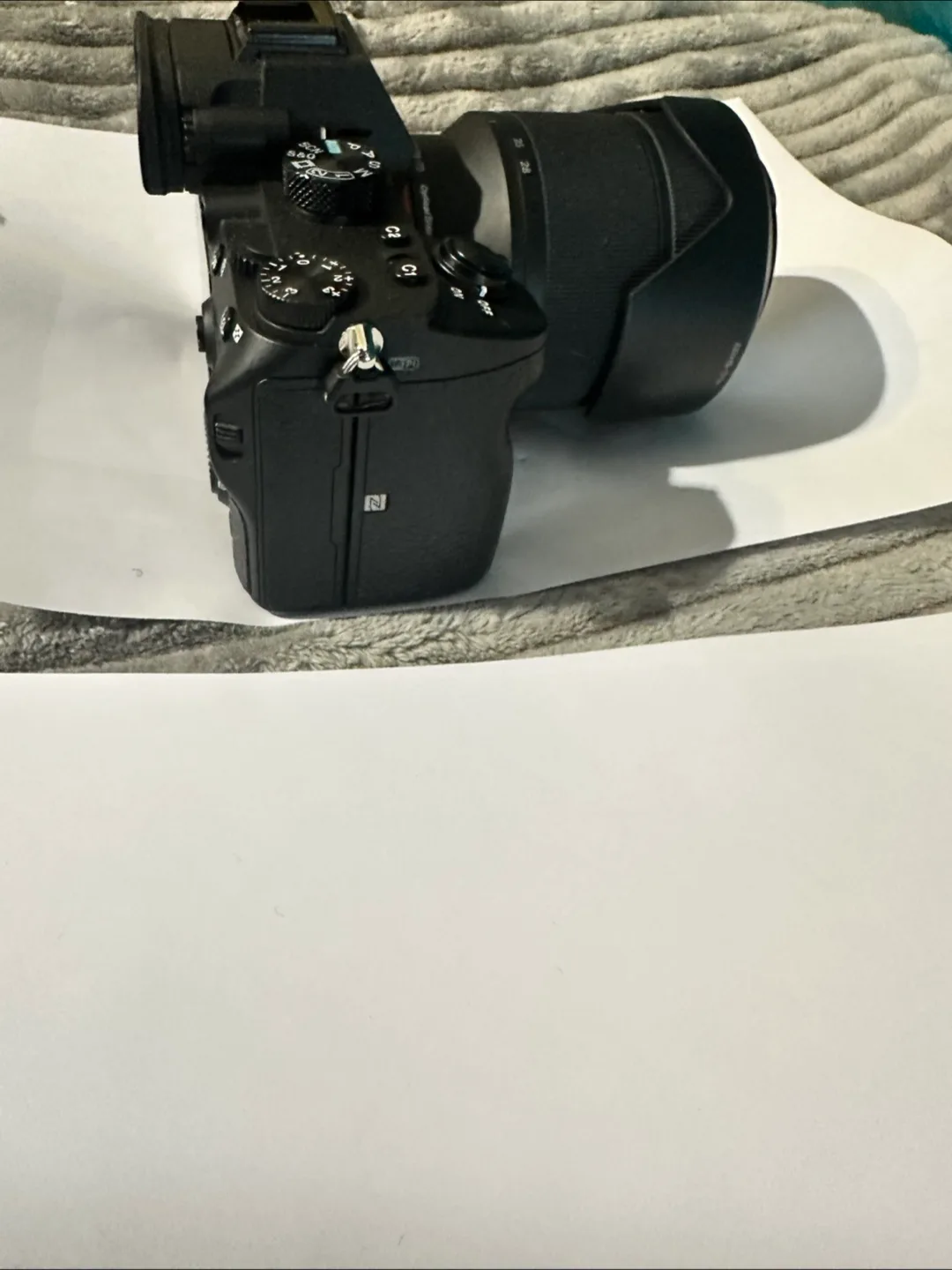 Sony Alpha 7 III Mirrorless Camera with FE 35-6.28-70mm Lens image indicator(2)