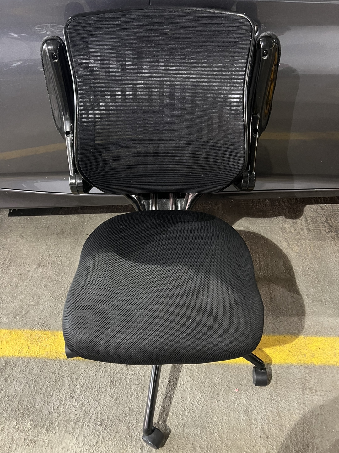 Black Mesh Office Chair - photo 4
