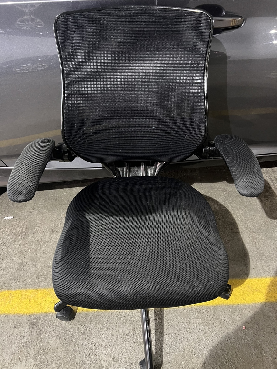 Black Mesh Office Chair - photo 2