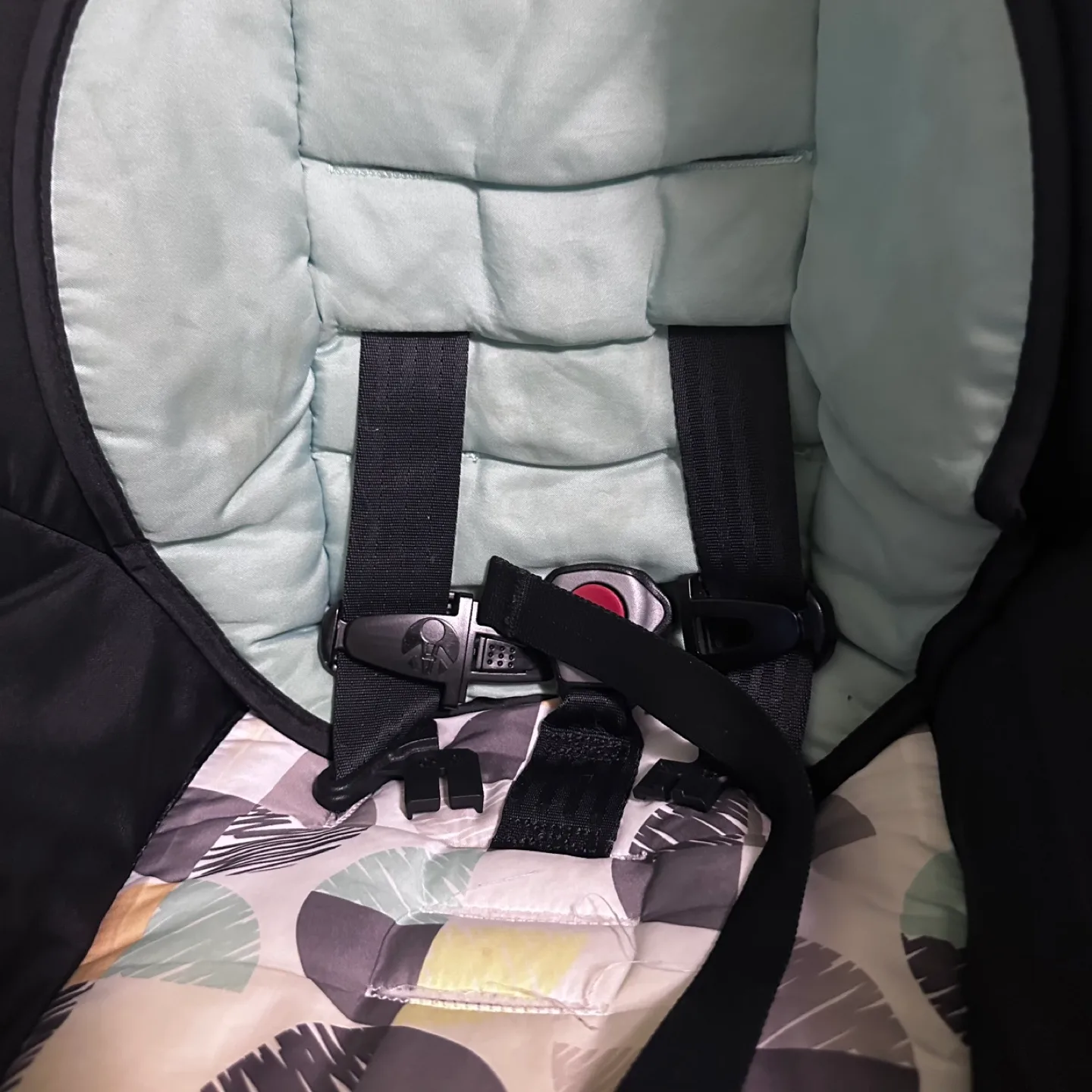 Baby Trend Infant Car Seat image indicator(2)