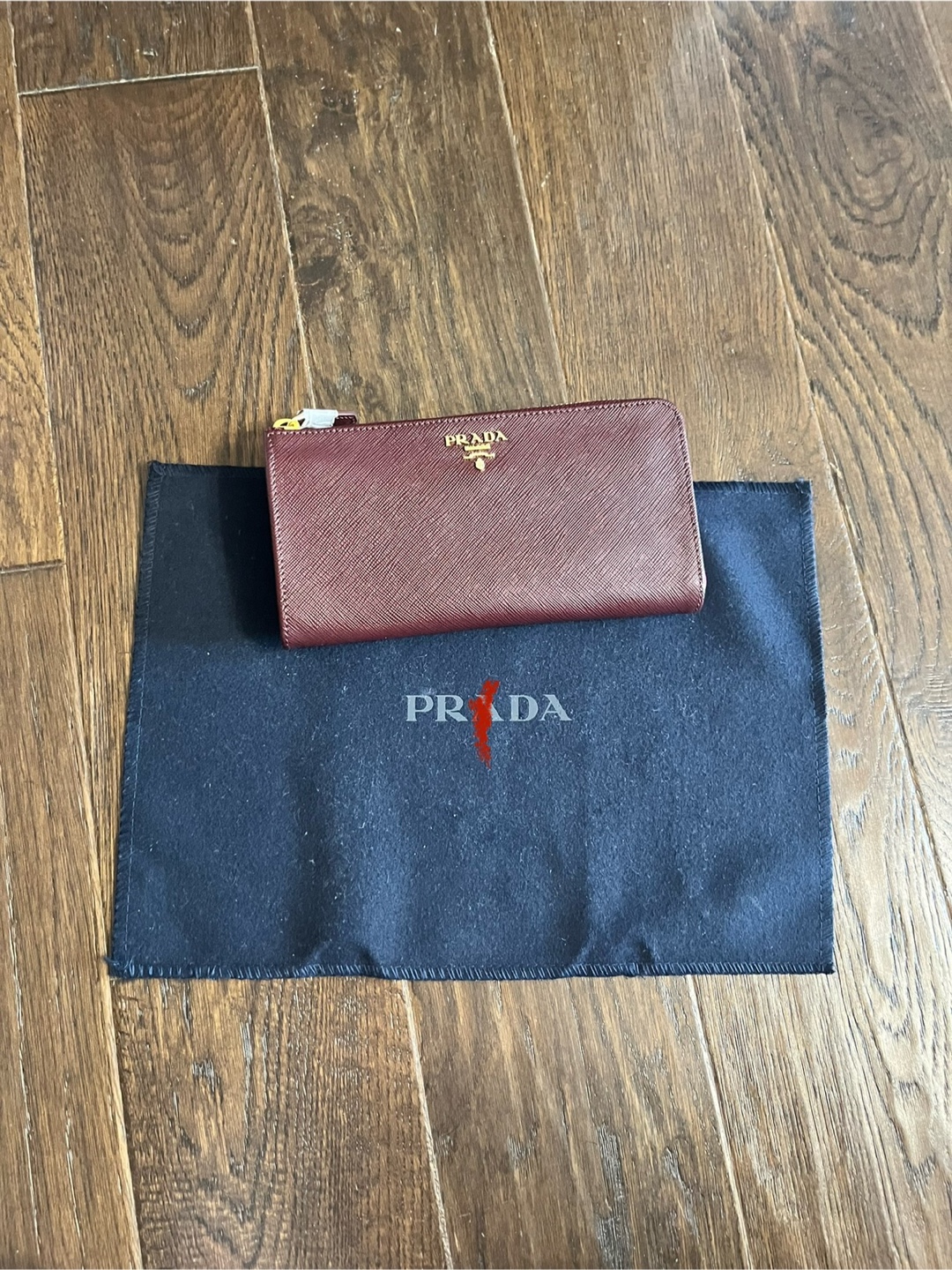 Women Leather Zip-Around Wallet