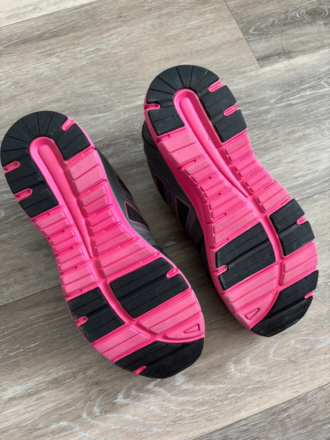 Women's Wolverine Grey and Pink Steel-Toe Safety Shoes image indicator(4)