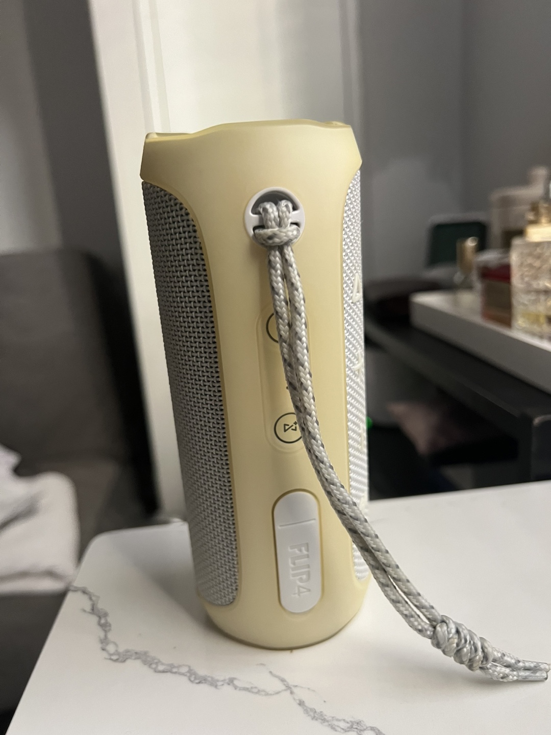 JBL Flip 4 Portable Bluetooth Speaker - photo 2
