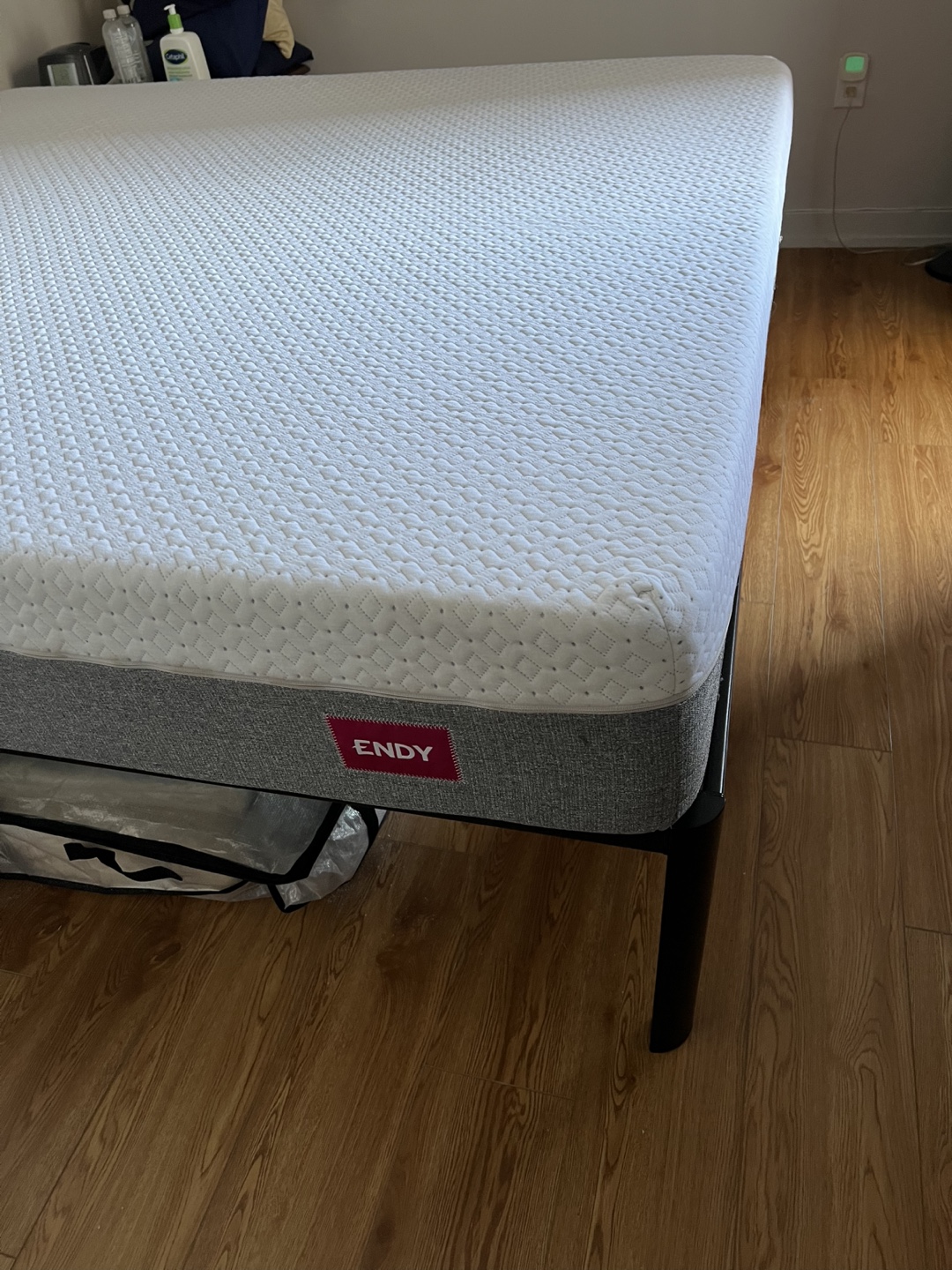 FREE! Endy king mattress - photo 4