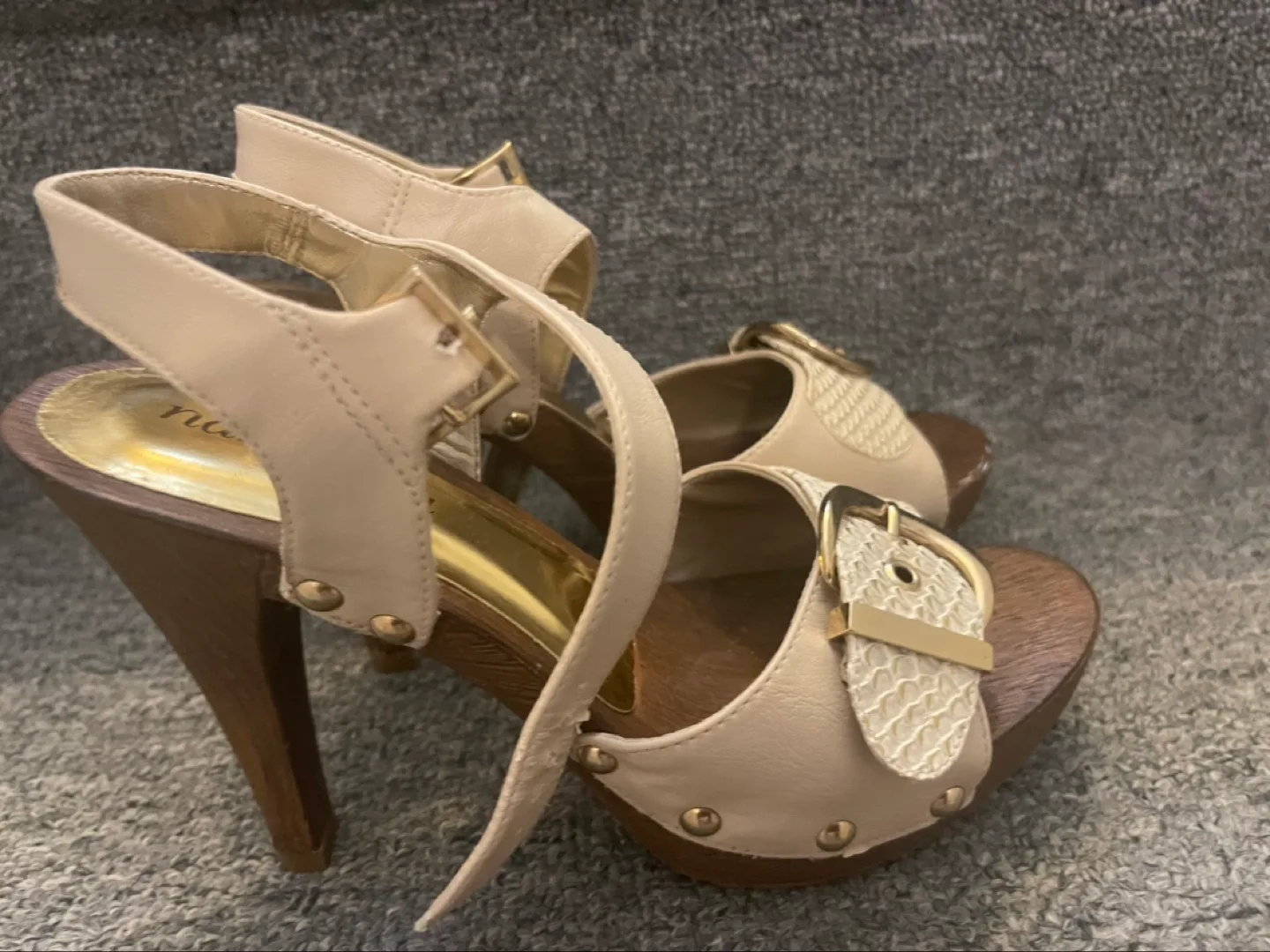 Brazilian Beige Platform Heels with Wooden Heel image indicator(4)