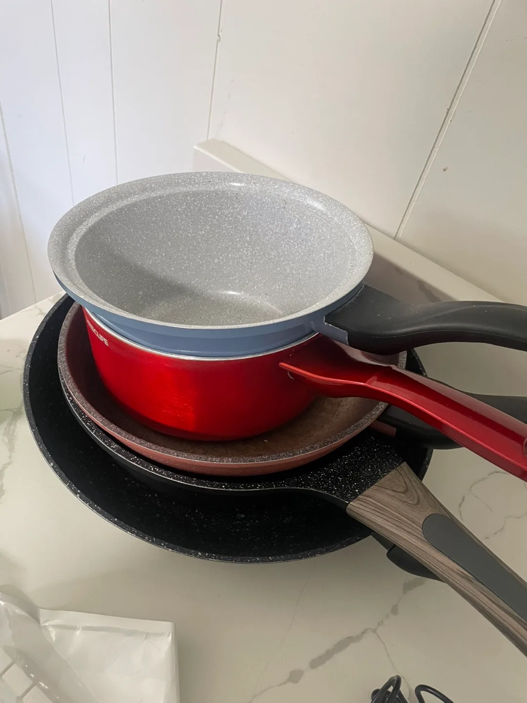 Cookware Set & 2 Clothes Drying Racks image indicator(3)