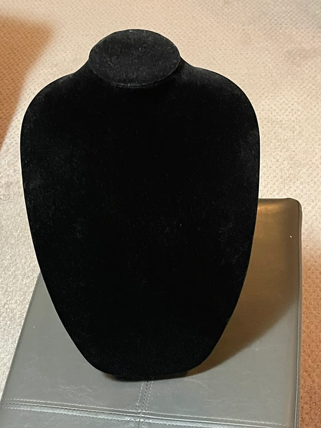 Velvet Necklace Display Stand image indicator(4)