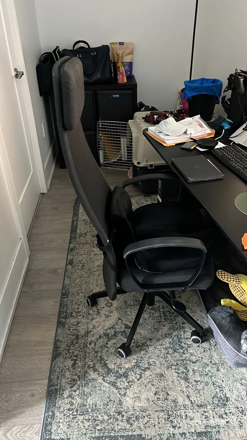 Black Mesh Office Chair thumbnail