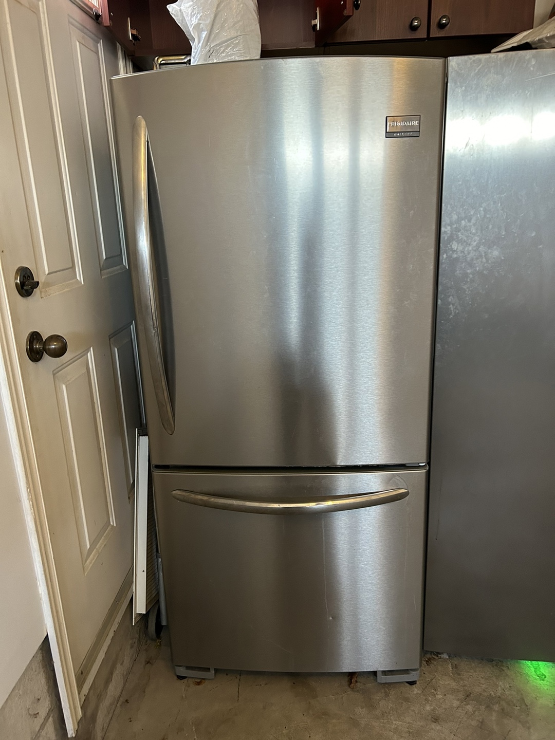 Frigidaire Free-Standing Refrigerator and Freezer
