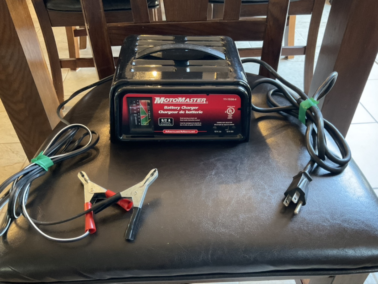 MotoMaster 12V 6/2A Battery Charger