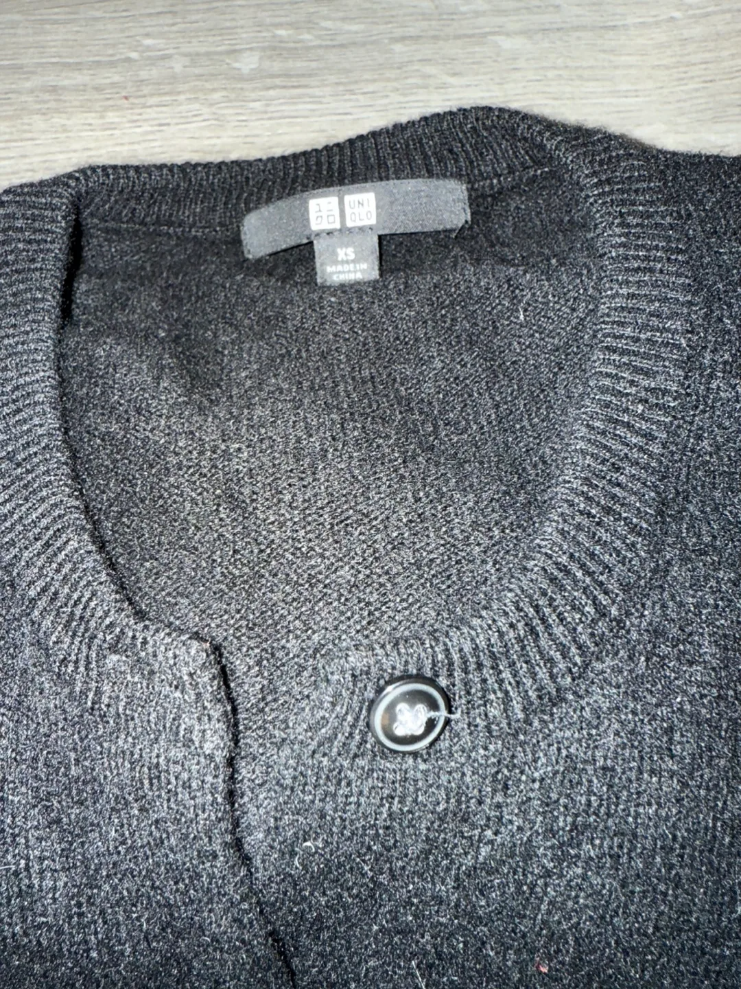 Uniqlo Cashmere Black Cardigan Sweater - Size XS image indicator(3)