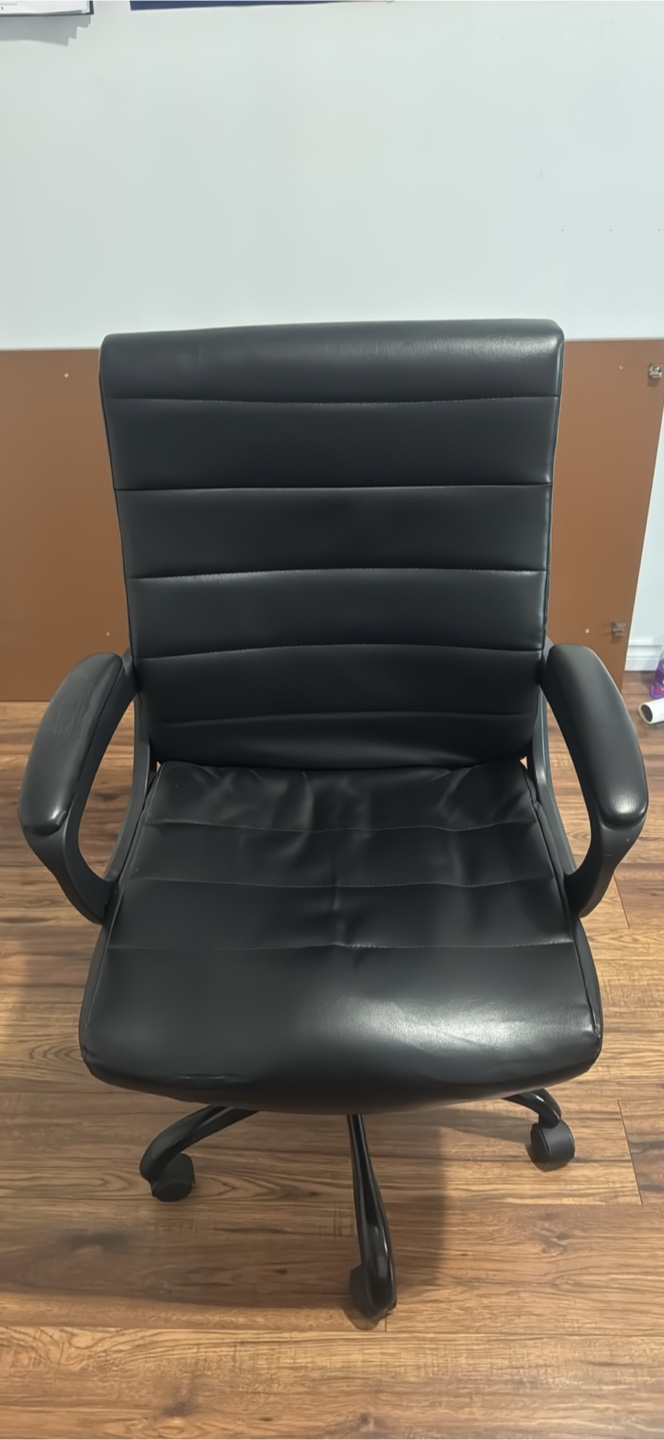 Black Office Chair with Wheels - photo 3