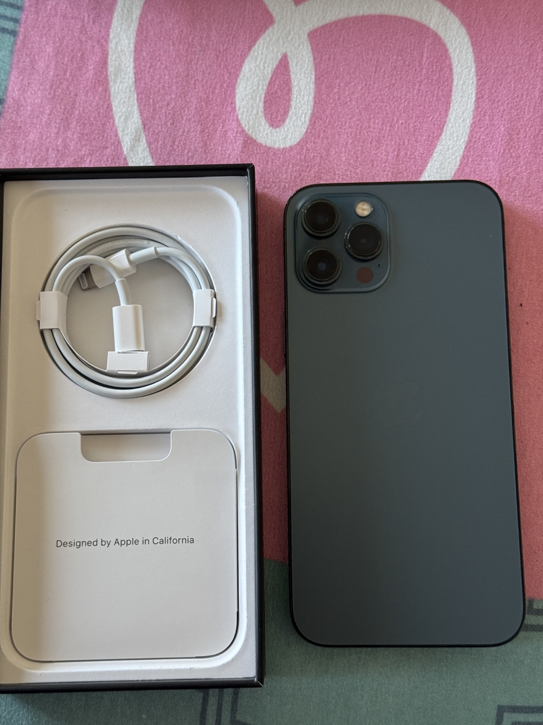 iPhone 12 Pro Max - Like New - photo 3
