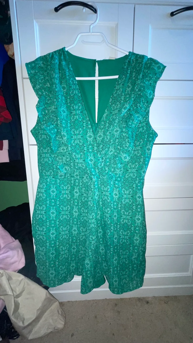 Green summer dress thumbnail