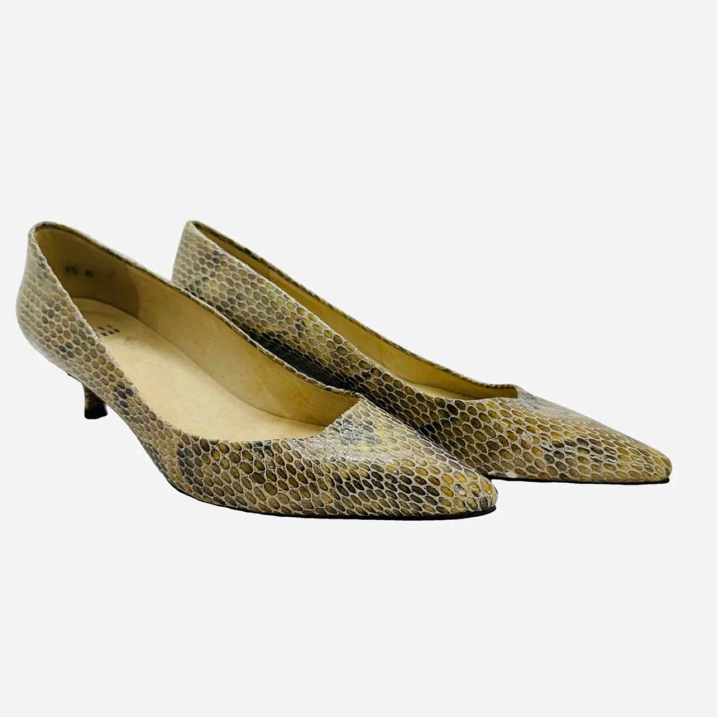 Stuart Weitzman Snakeskin Kitten Heels Pointy Toes 9.5M image indicator(3)