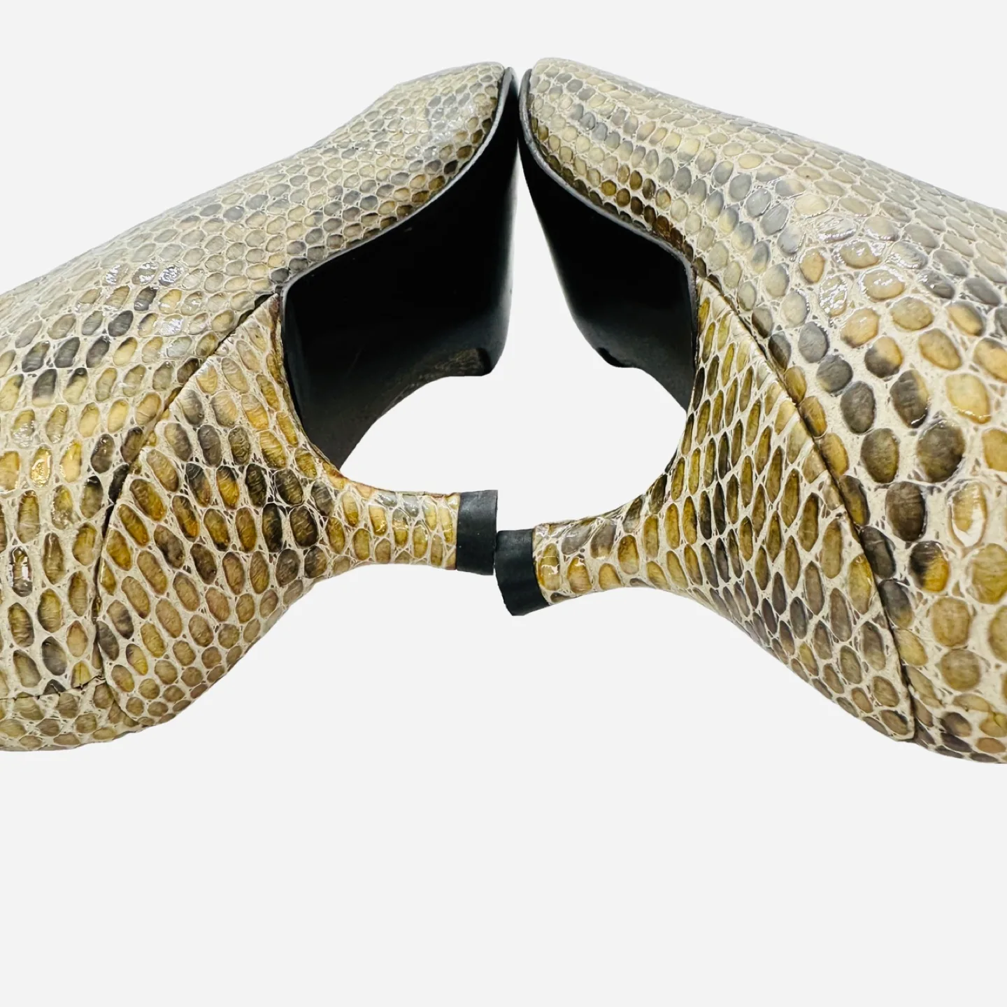 Stuart Weitzman Snakeskin Kitten Heels Pointy Toes 9.5M image indicator(8)