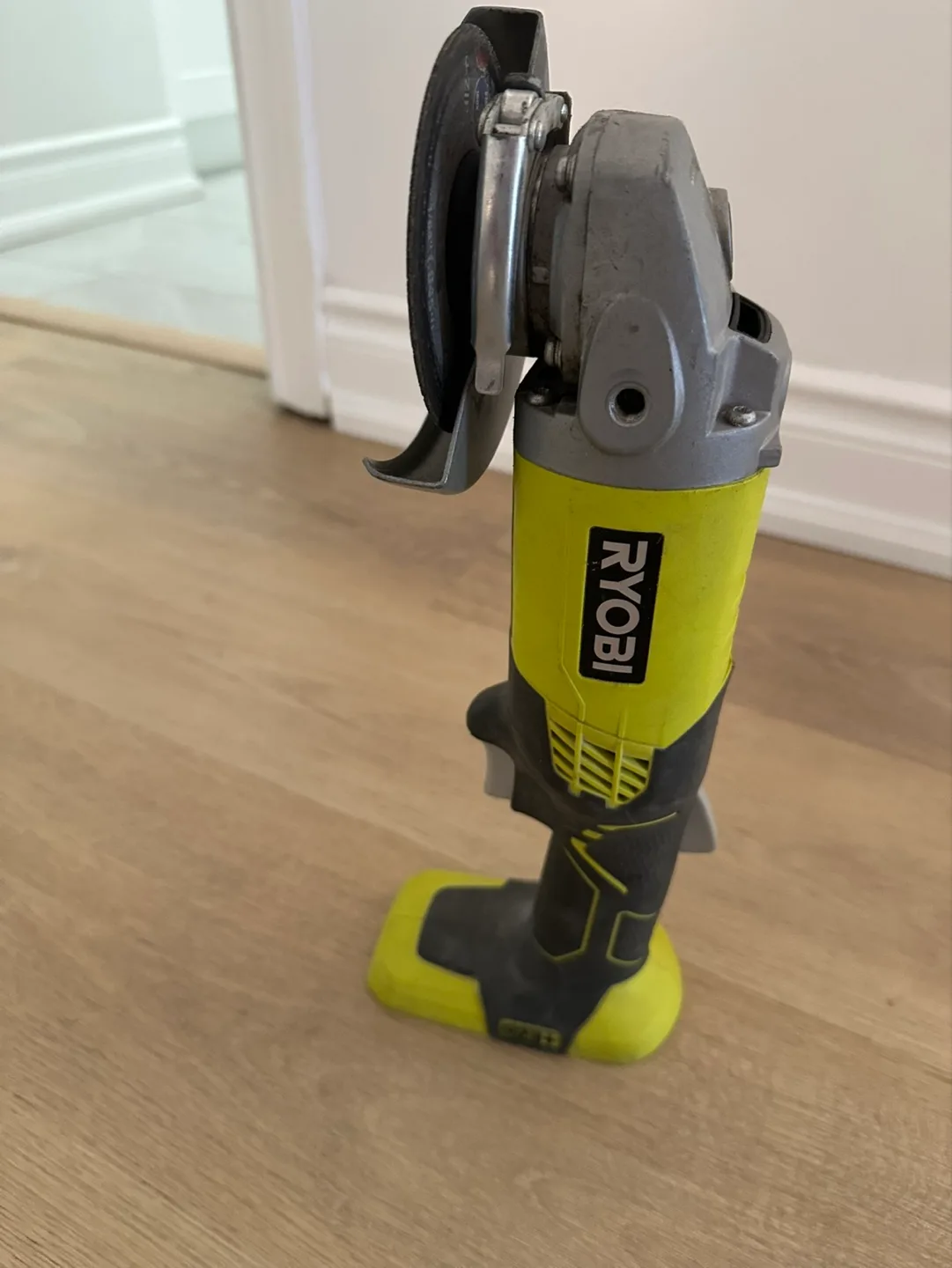 RYOBI 18V Cordless Angle Grinder image indicator(2)