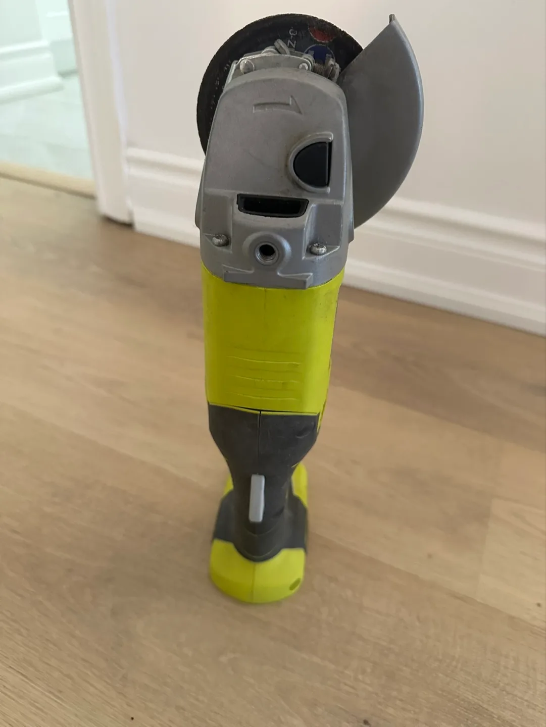 RYOBI 18V Cordless Angle Grinder image indicator(3)