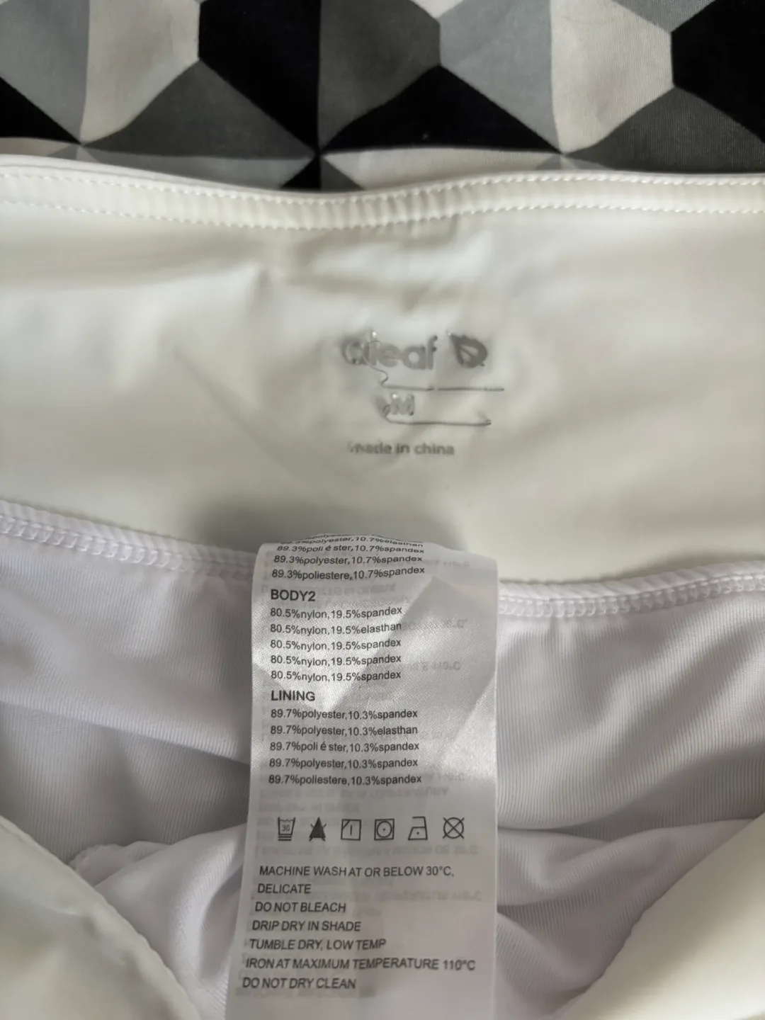 White athletic shorts with pockets image indicator(4)