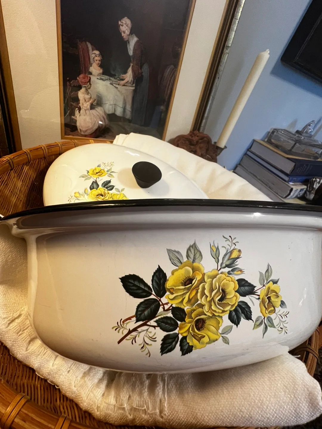 Vintage Enamel Roaster with Yellow Roses image indicator(3)