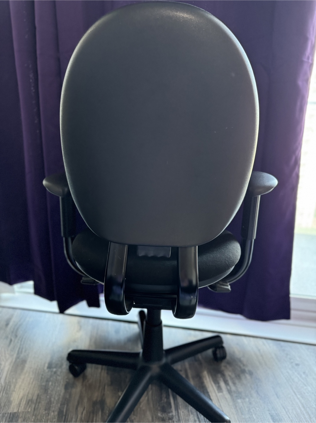 Black Office Chair - photo 2