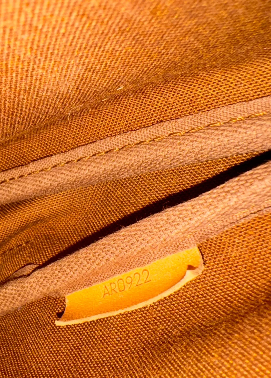 Saumur 30 Vintage Authentic image indicator(4)