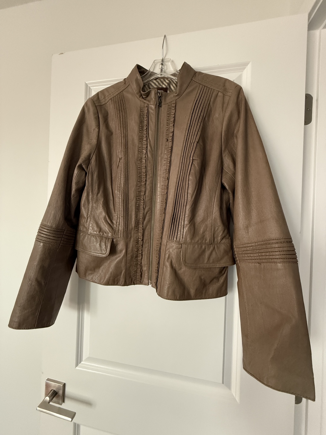 Danier Women's Brown Leather Jacket Size L/G