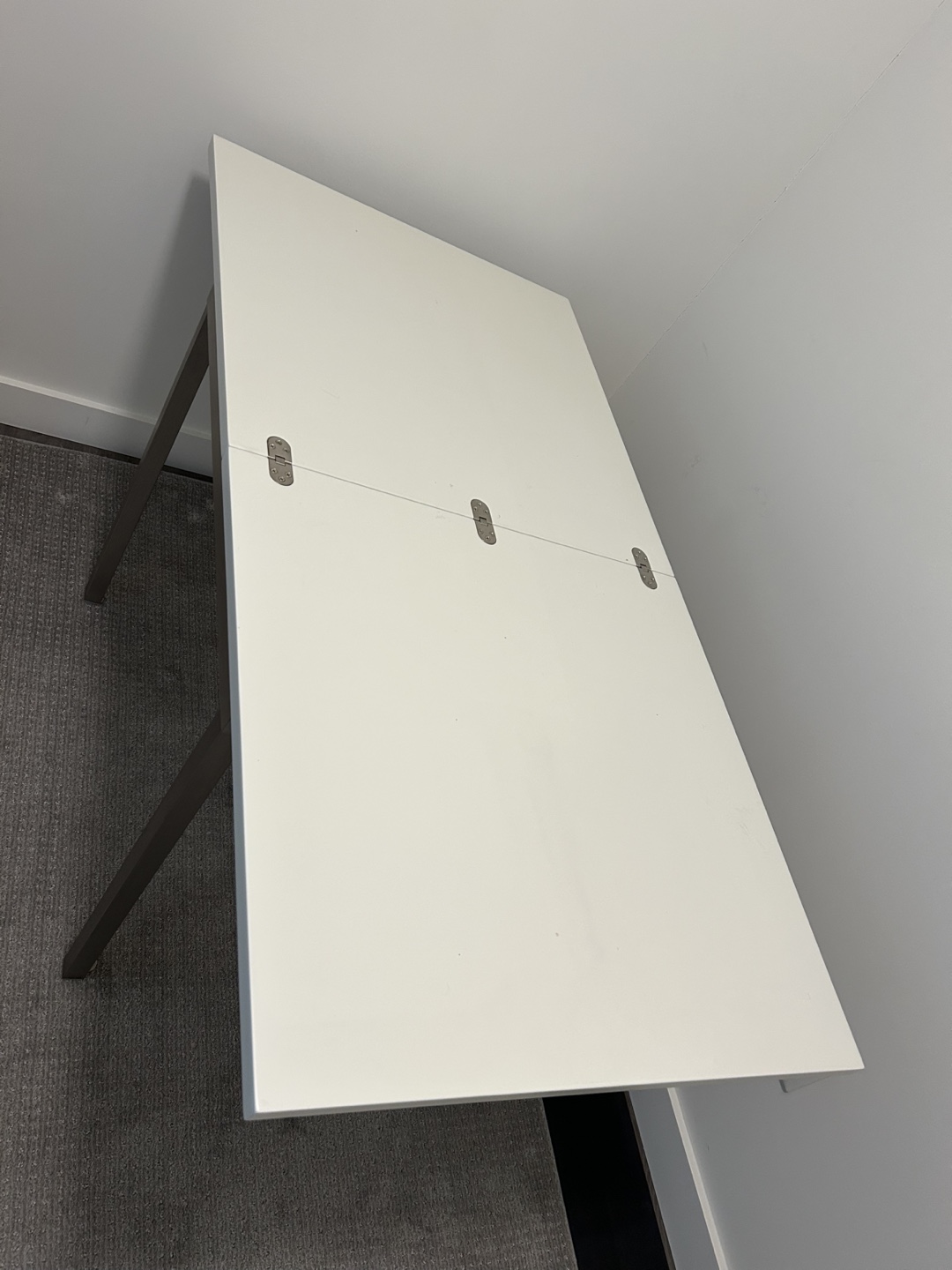 White Extendable Square Table - photo 3