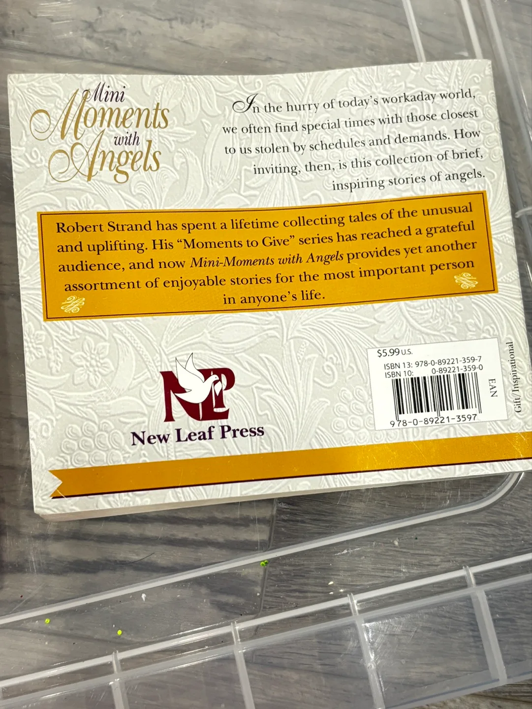 Mini Moments with Angels Book by Robert Strand image indicator(2)