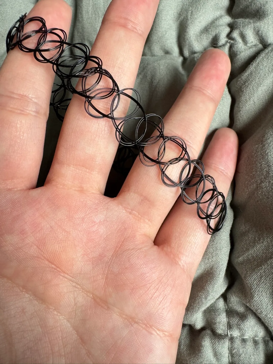 Black Choker image indicator(2)