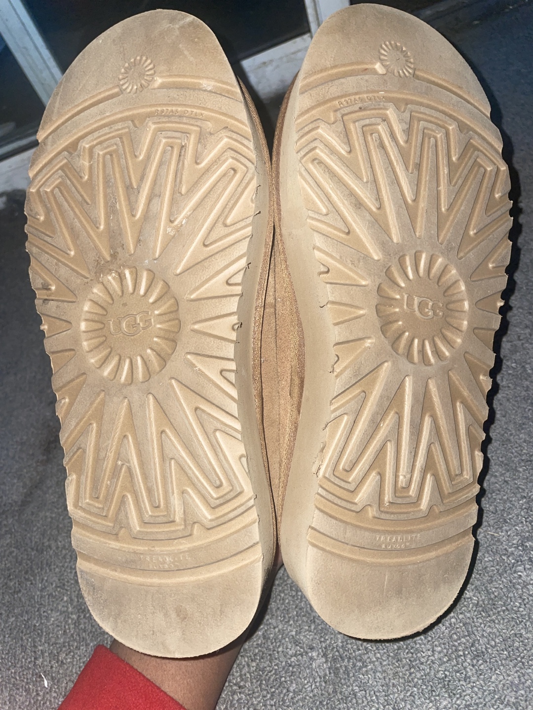 UGG Scuffette II Slippers - Size  9.5 - photo 3