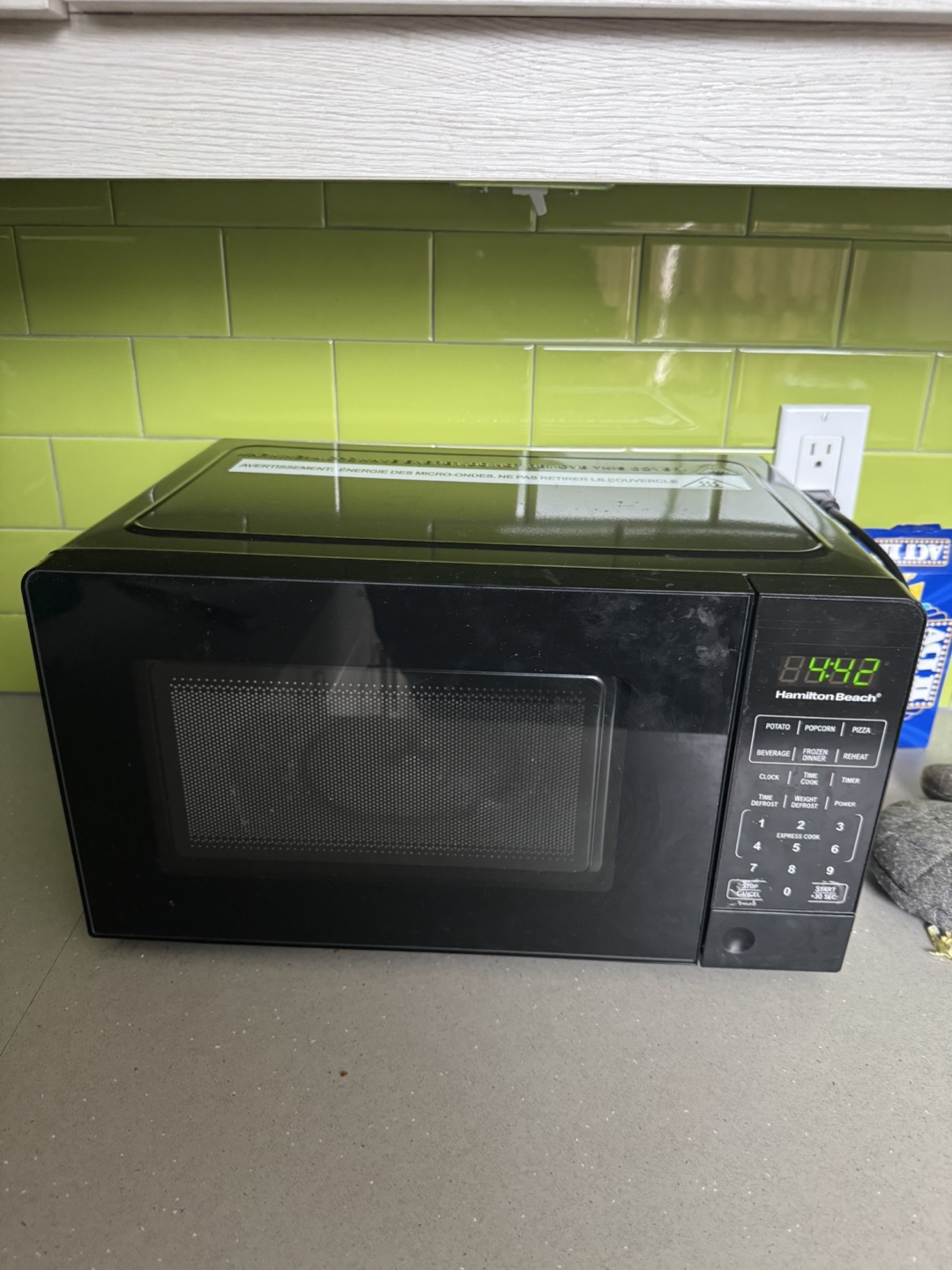 Hamilton Beach 0.7 cu. ft. Microwave Oven - photo 2