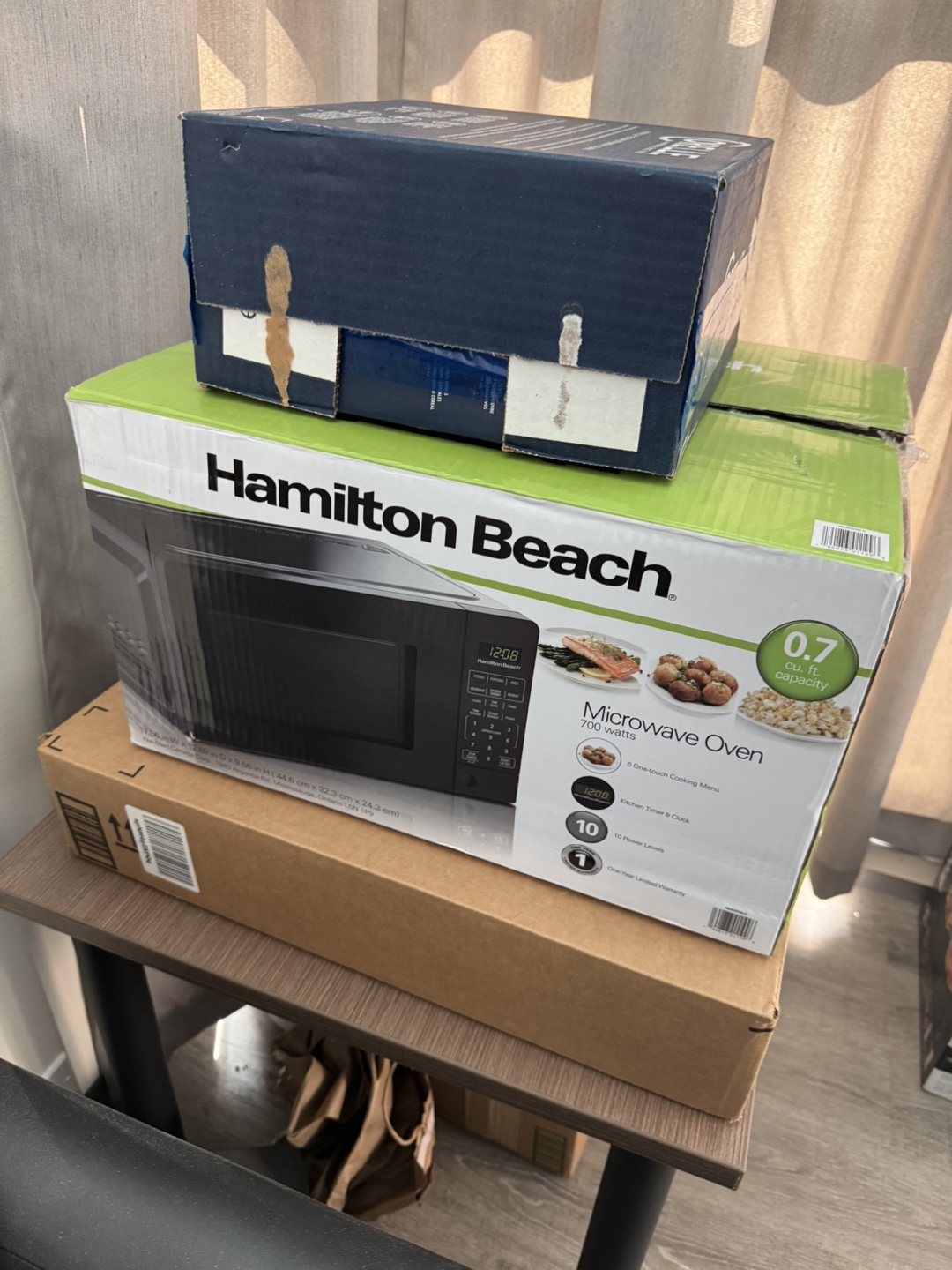 Hamilton Beach 0.7 cu. ft. Microwave Oven