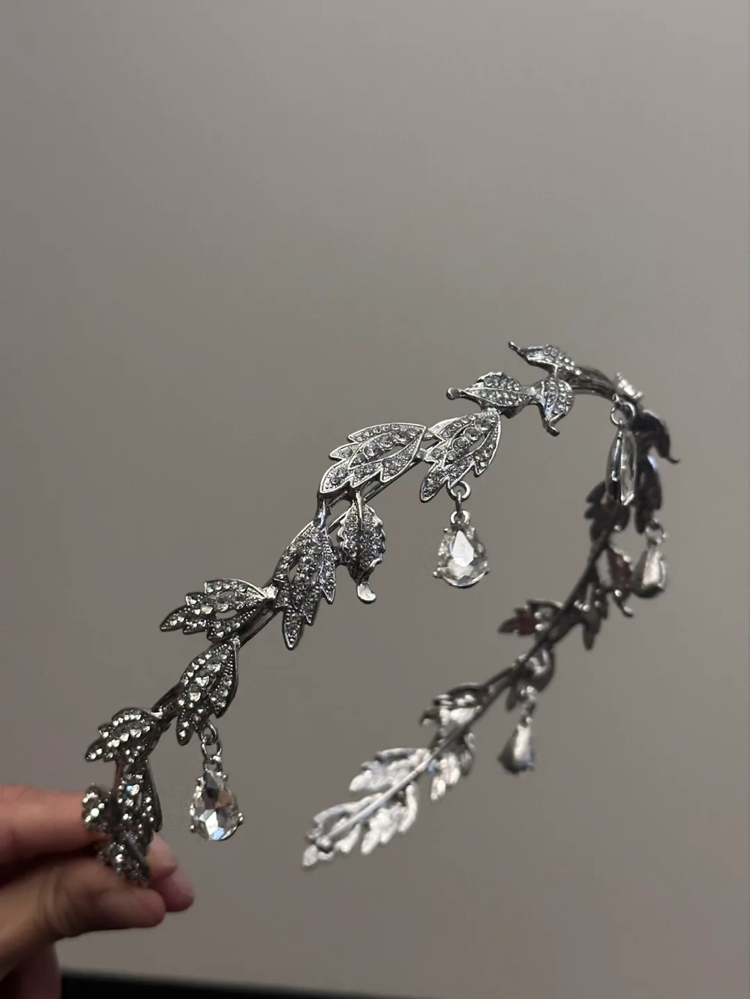 Rhinestone Leaf Headband image indicator(2)