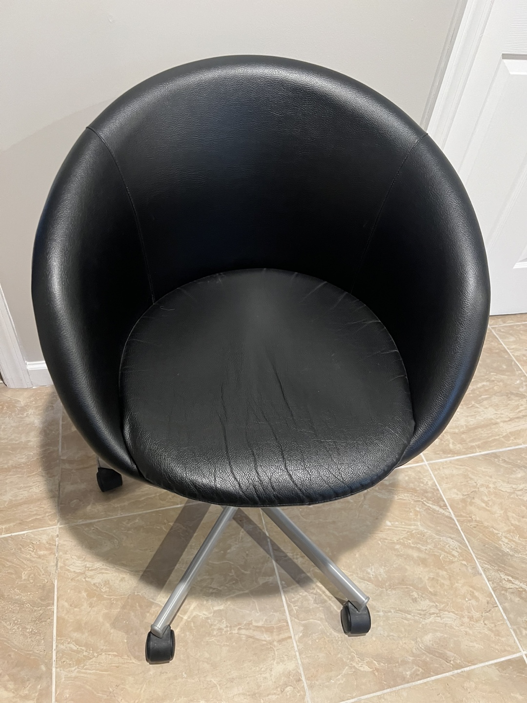 Black Rolling Office Chair