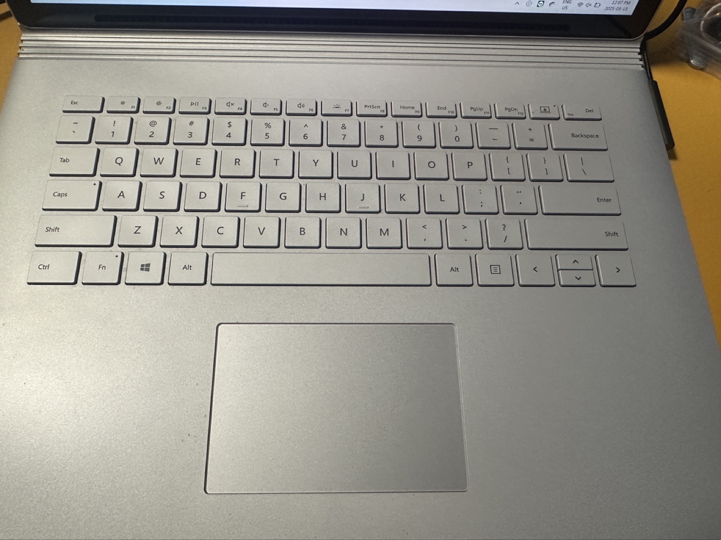 Microsoft Surface Book 2 15” - i7 - 16GB RAM - Windows 11 Pro - photo 2