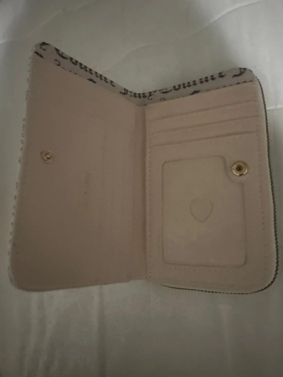 Juicy Couture Cream and Pink Wallet image indicator(3)