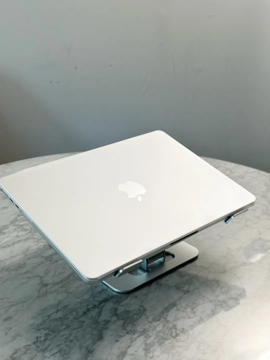 Adjustable Laptop Stand image indicator(2)